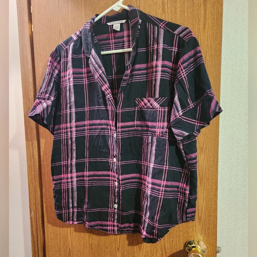 ๐ 3/$15 Victoria's Secret Medium Plaid Pajama Top - Picture 5 of 9